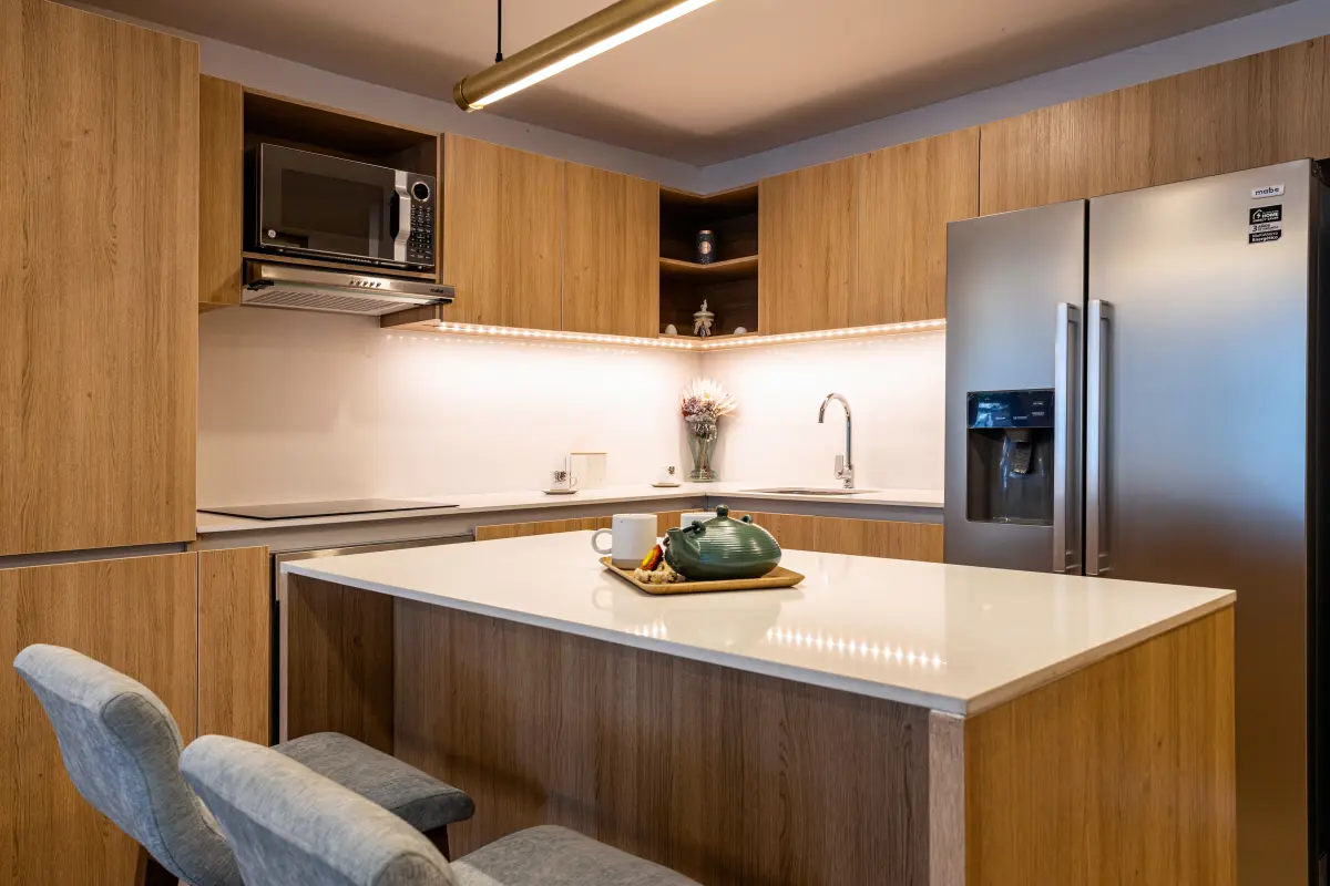 Blat z konglomeratu kwarcowego Pacific Echo White