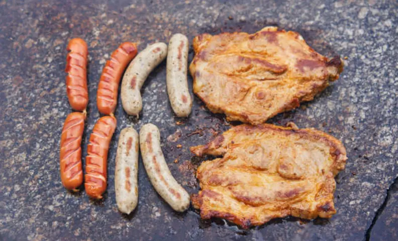 Różne oblicza grillowania - czy granit to dobry materiał do budowy grilla w ogrodzie?