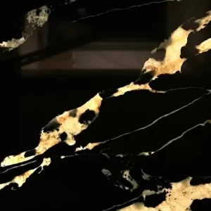 Usuwanie plam z blatu z konglomeratu