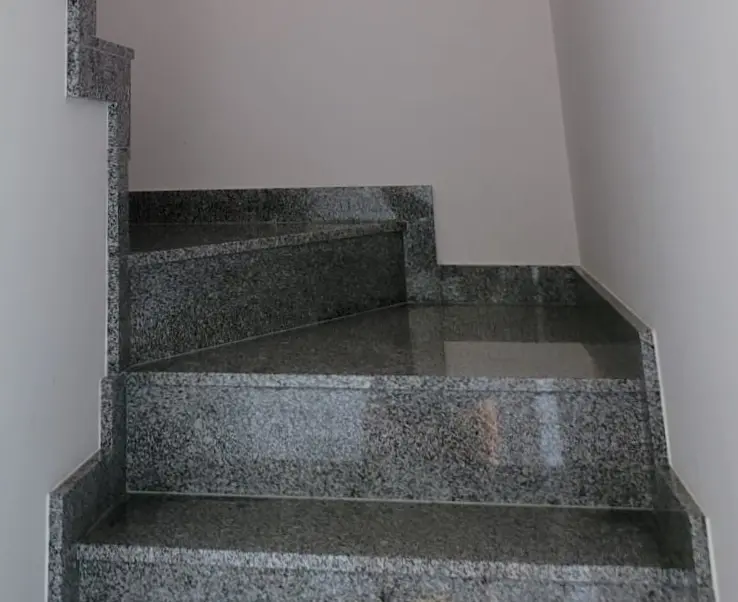 Schody z granitu wewnętrzne zabiegowe