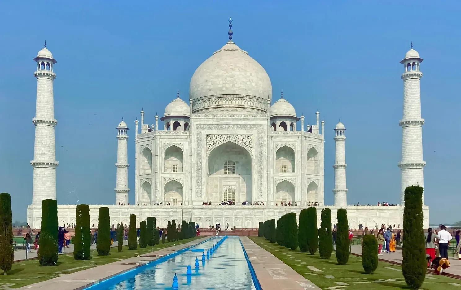 Taj Mahal - marmur czyszczony glinką z bentonitem